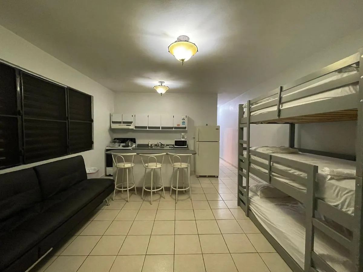 ゲストハウス Playa Apartments サリナス