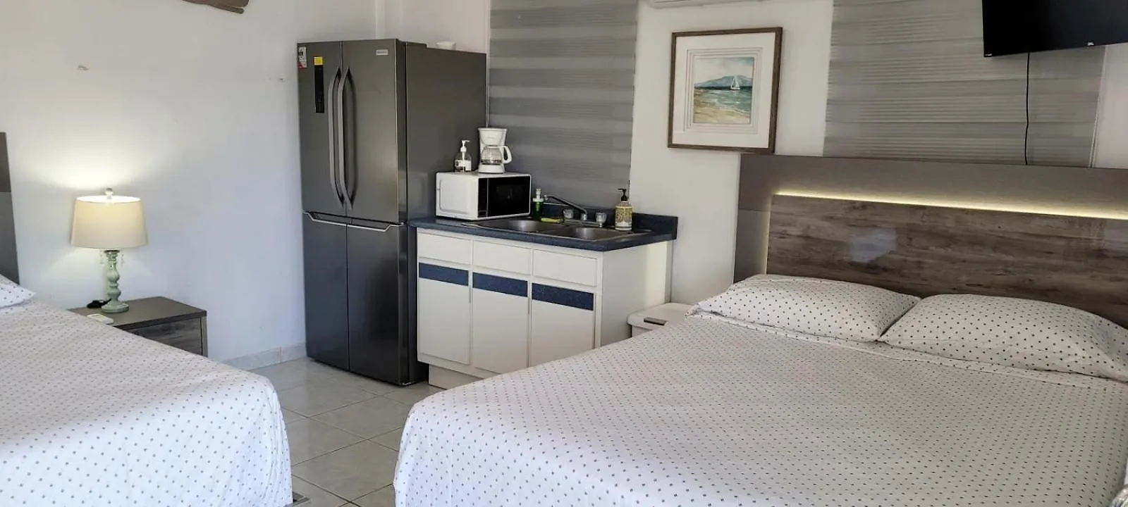 Playa Apartments サリナス ゲストハウス