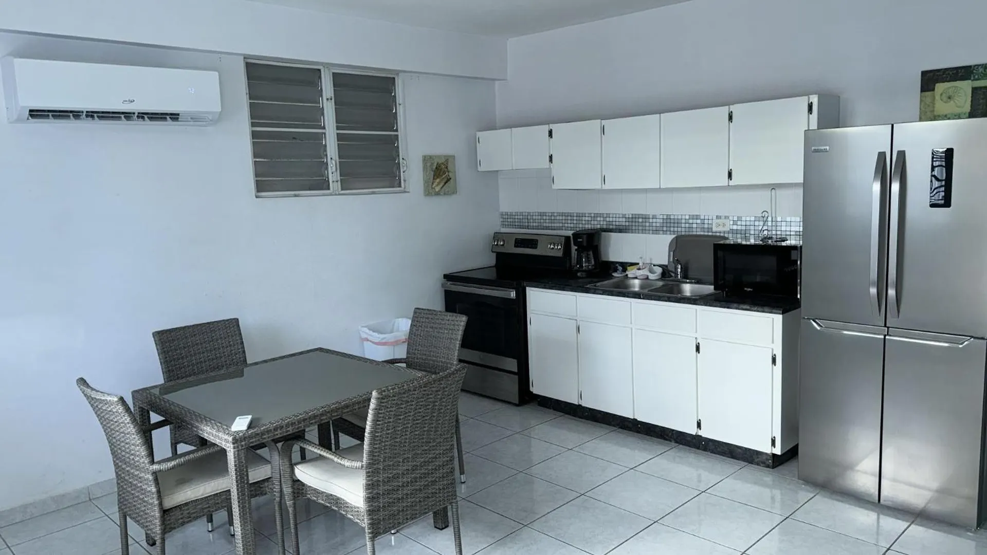ゲストハウス Playa Apartments サリナス