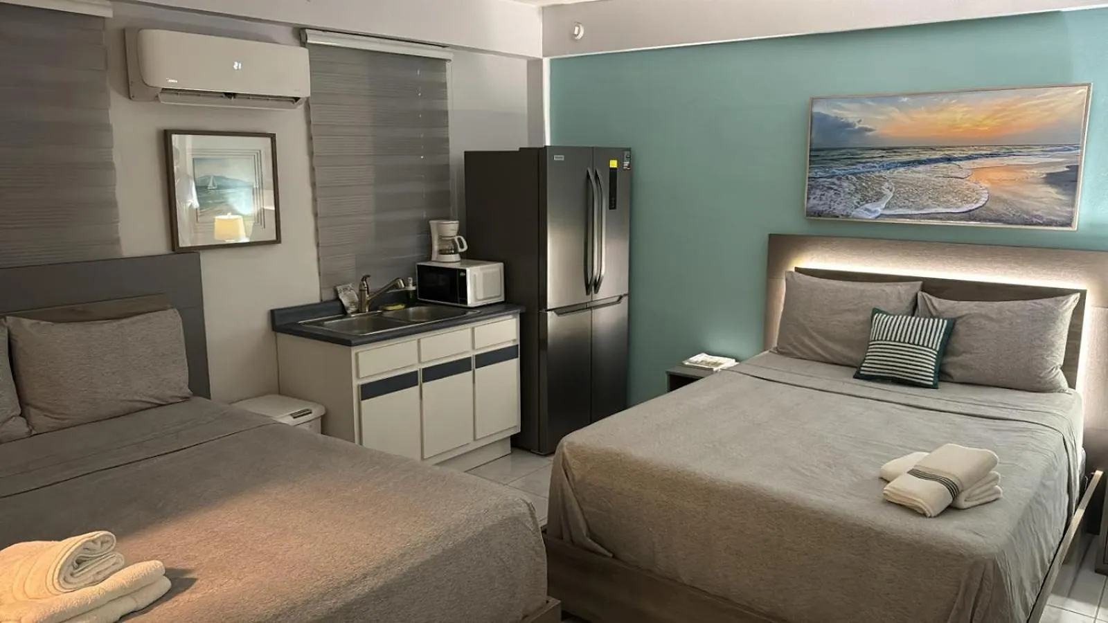 Playa Apartments サリナス ゲストハウス